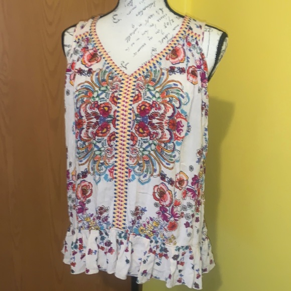 Bila Tops - Bila sleeveless top Sz Medium, embroidered details, bright floral print, paisley